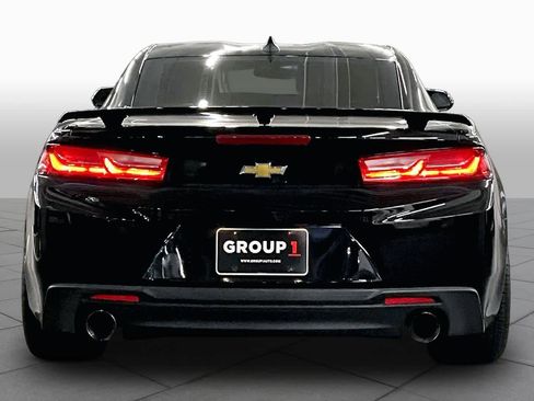 Used 2017 Chevrolet Camaro LT RWD image 4