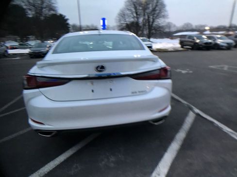 Used 2023 Lexus ES 350 w/ Premium Package image 13