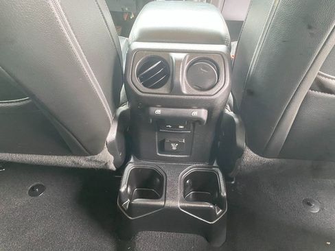 Used 2020 Jeep Gladiator Overland image 27