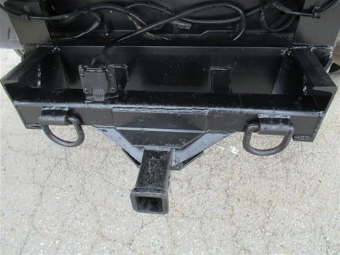 Used 2017 Ford F550 2WD Regular Cab Super Duty image 32