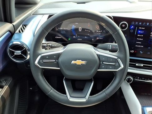 Used 2026 Chevrolet Equinox EV LT FWD image 13