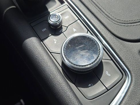 Used 2020 Cadillac XT5 Premium Luxury image 33