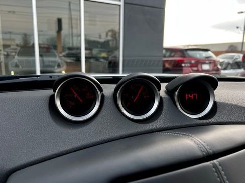 Used 2017 Nissan 370Z Roadster image 26