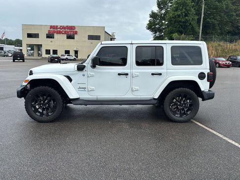 Used 2022 Jeep Wrangler Unlimited Sahara w/ Cold Weather Group AWD/4WD image 5