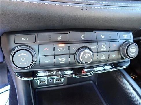 Used 2022 Dodge Durango GT image 17