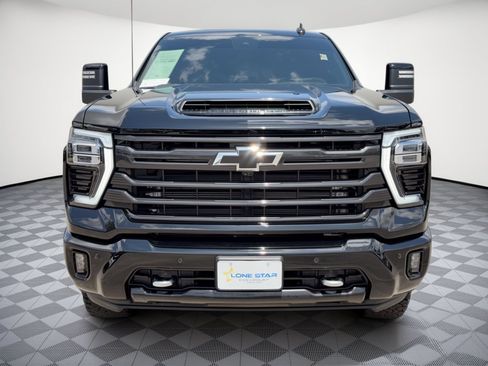 Used 2026 Chevrolet Silverado 2500 High Country w/ High Country Premium Package AWD/4WD image 6
