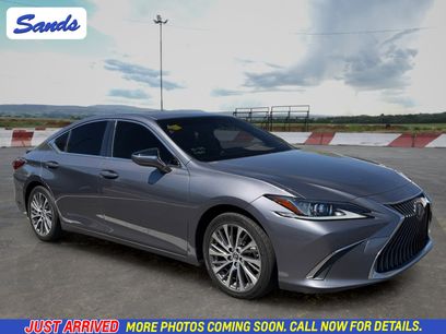 Used 2019 Lexus ES 300h w/ Premium Package