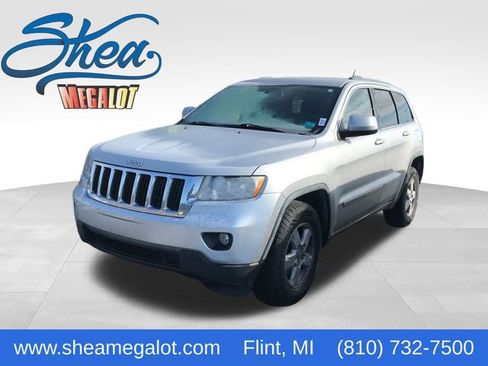 Used 2011 Jeep Grand Cherokee Laredo image 1