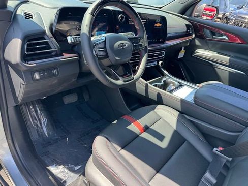 New 2026 Chevrolet Traverse RS w/ LPO, Floor Liner Package FWD image 14