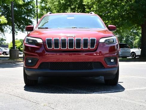 Used 2019 Jeep Cherokee Latitude w/ Cold Weather Group AWD/4WD image 2