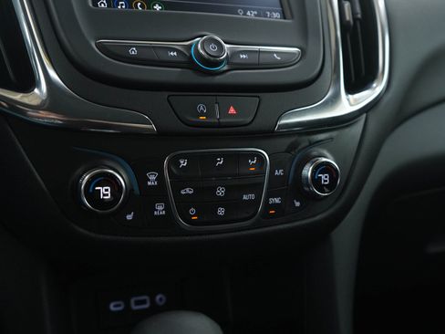 Used 2022 Chevrolet Equinox LT image 23