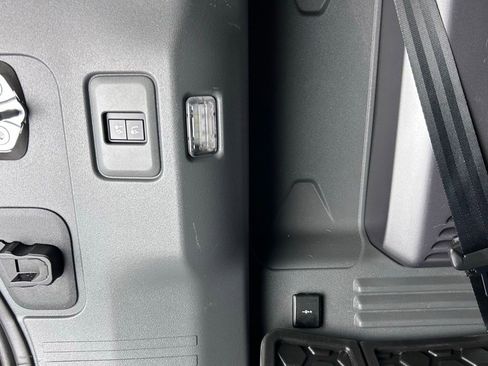 Used 2022 Land Rover Defender 110 XS Edition image 16