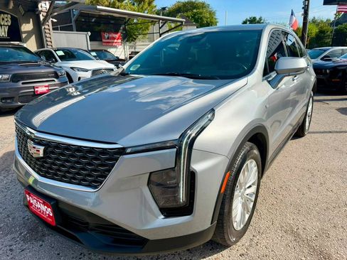 Used 2024 Cadillac XT4 Luxury w/ LPO, Floor Liner Package FWD image 2