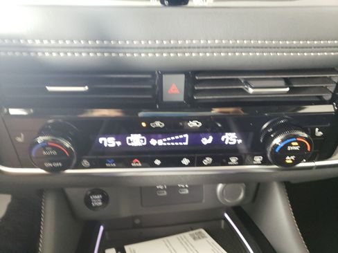 New 2026 Nissan Rogue Platinum image 24