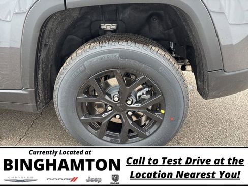 New 2025 Jeep Grand Cherokee 4WD image 26