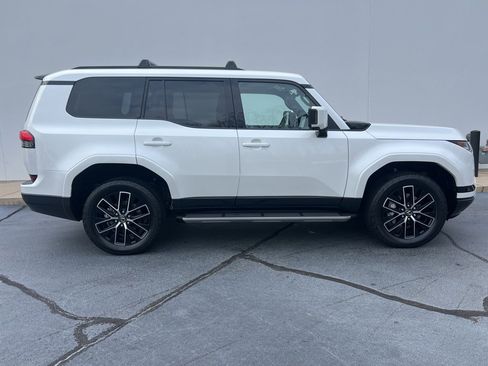 Used 2024 Lexus GX 550 550 Premium+ image 3