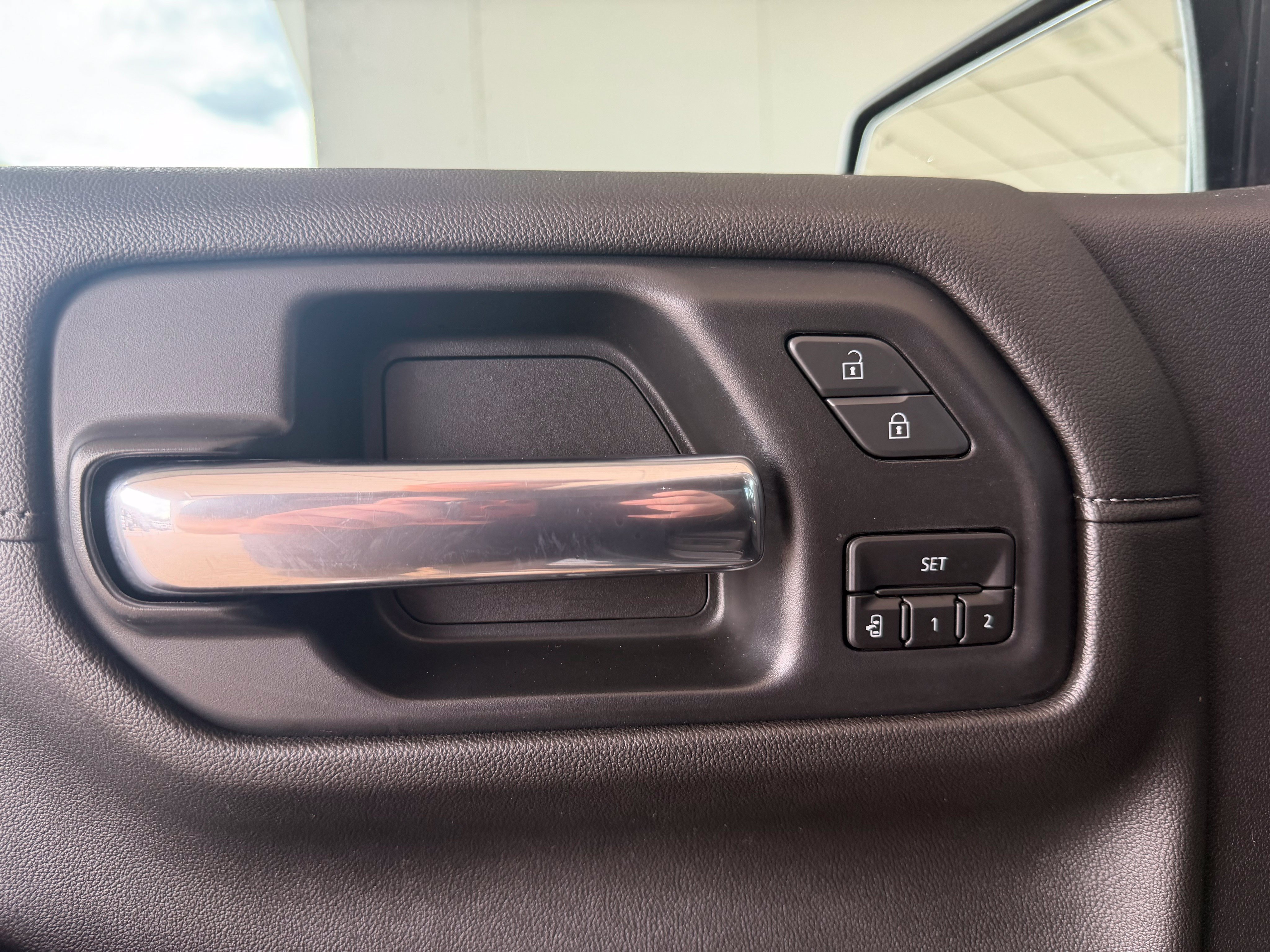 Used 2021 GMC Sierra 1500 SLT AWD/4WD image 29