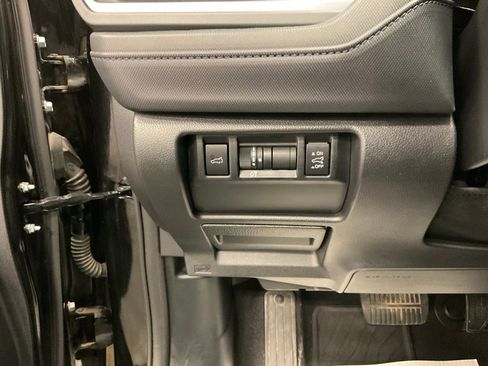 Used 2025 Subaru Forester Limited AWD/4WD image 21