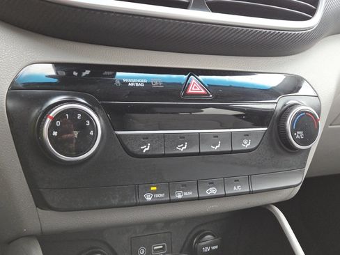 Used 2019 Hyundai Tucson SE image 27