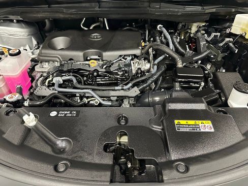 Used 2025 Toyota Sienna XLE image 73