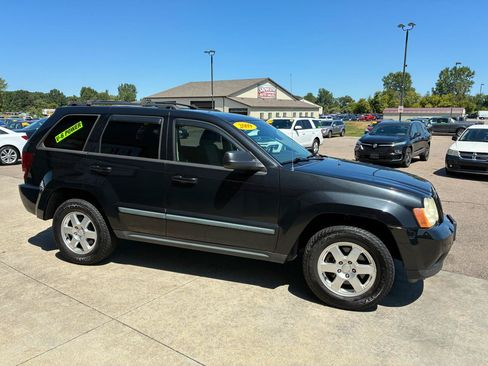 Used 2009 Jeep Grand Cherokee Laredo AWD/4WD image 4