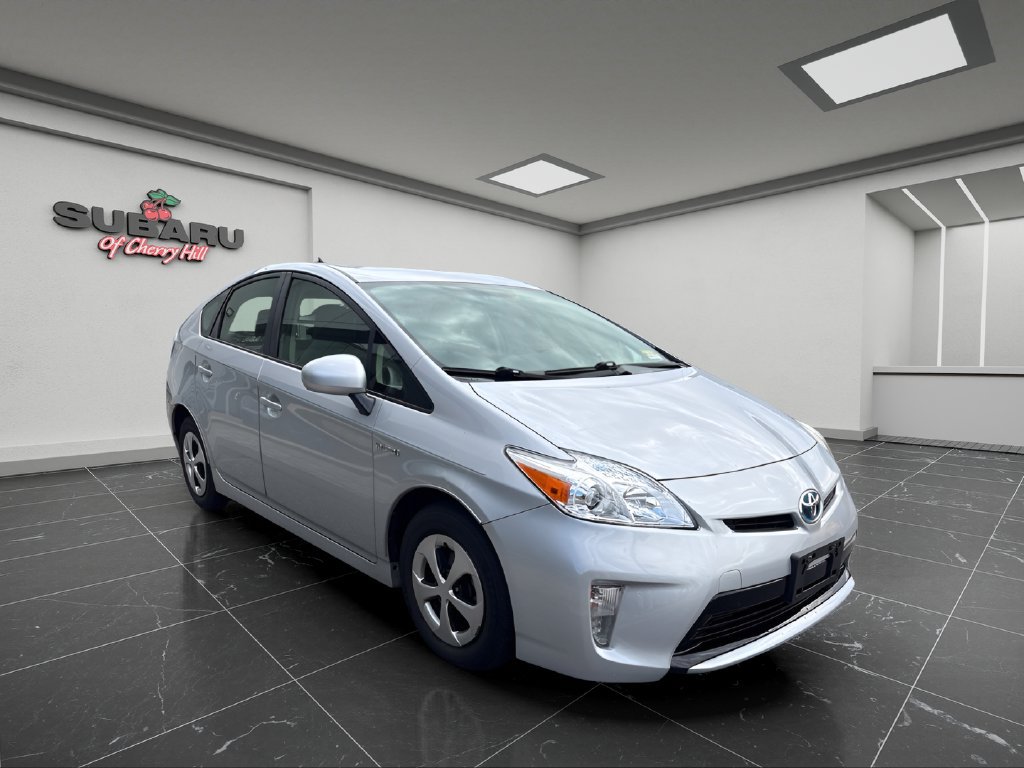 Used 2015 Toyota Prius Two FWD image 1