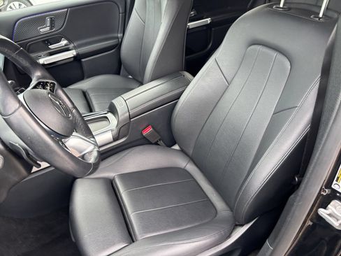Used 2025 Mercedes-Benz GLB 250 image 39
