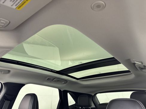 New 2025 Ford Escape SE w/ PHEV Premium Package FWD image 44