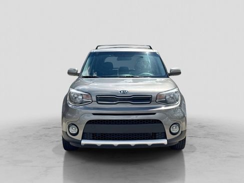Used 2018 Kia Soul + FWD image 10