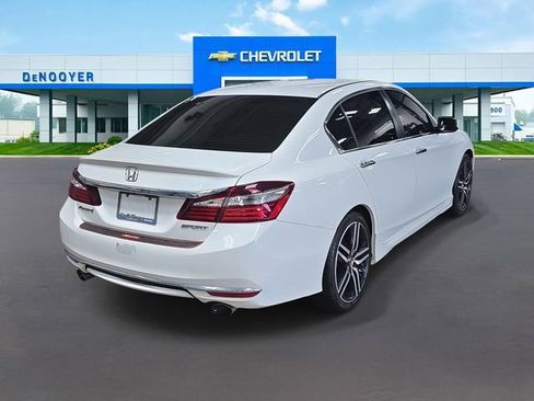 Used 2017 Honda Accord Sport image 6