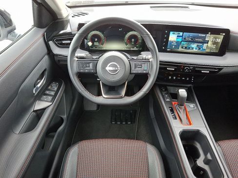 Certified 2025 Nissan Kicks SR image 14