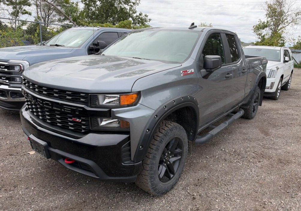 Used 2019 Chevrolet Silverado 1500 Custom Trail Boss w/ Custom Convenience Package AWD/4WD image 2