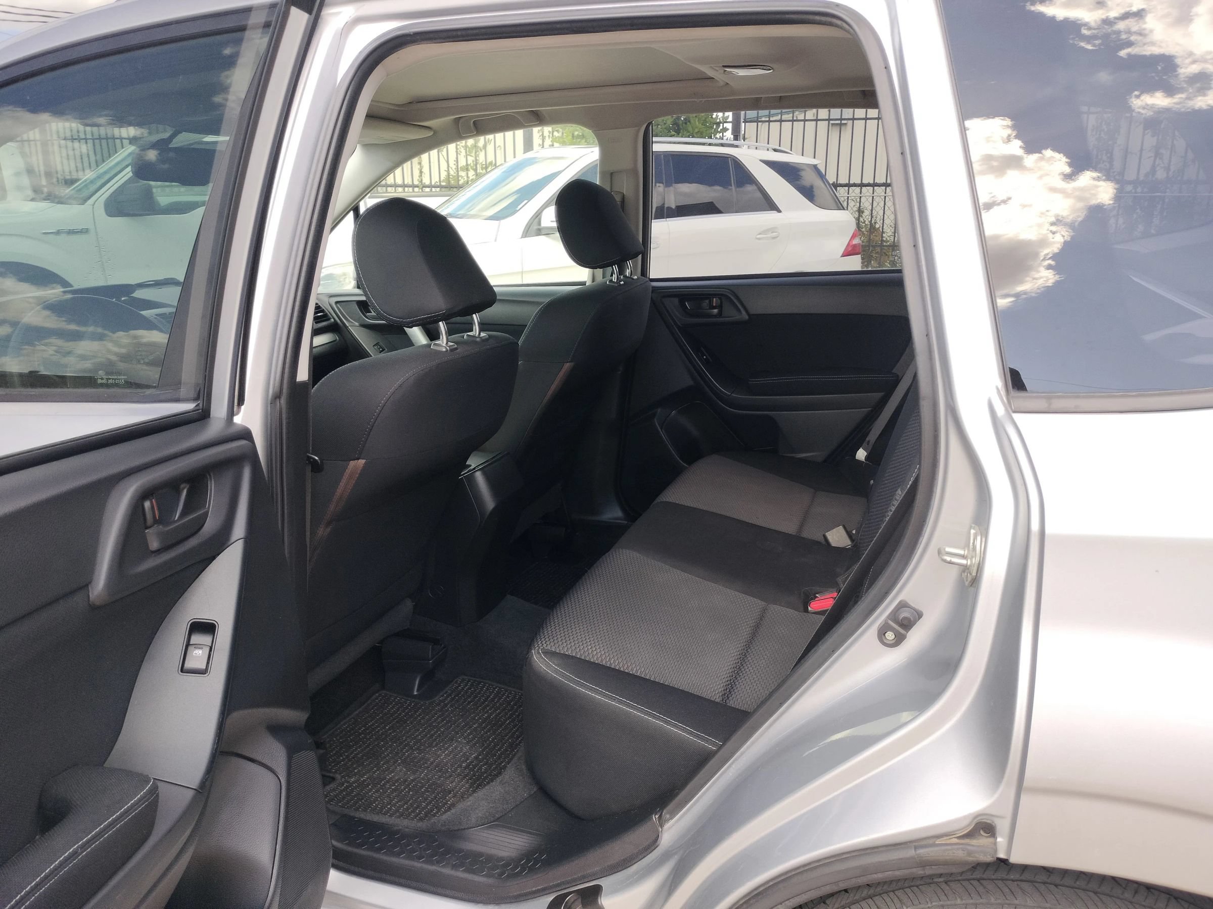 Used 2014 Subaru Forester 2.5i Premium AWD/4WD image 27