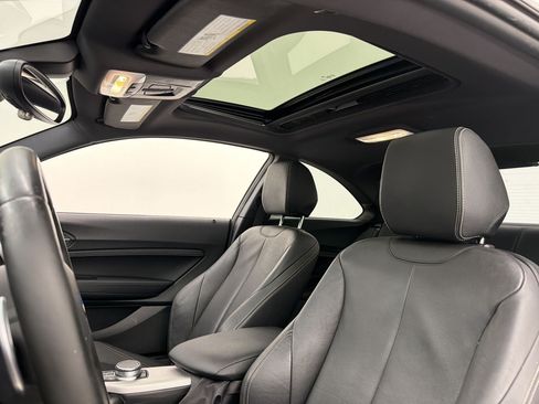 Used 2020 BMW 230i Coupe w/ M Sport Package RWD image 24