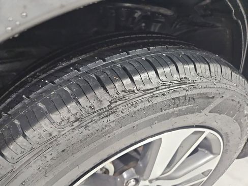 Used 2017 Toyota RAV4 XLE image 28