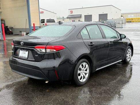 Used 2023 Toyota Corolla LE image 7