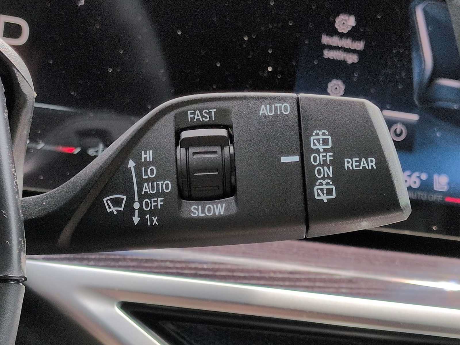 Used 2027 BMW X7 xDrive40i w/ M Sport Package AWD/4WD image 28