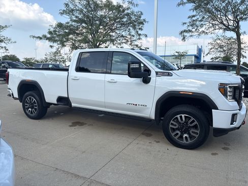 Used 2023 GMC Sierra 3500 AT4 w/ AT4 Premium Plus Package AWD/4WD image 8