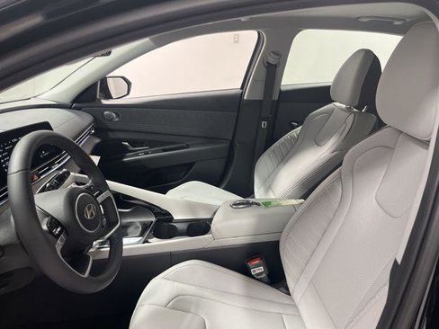 New 2026 Hyundai Elantra Limited FWD image 8