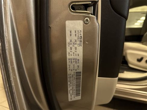 Used 2018 Chrysler Pacifica Touring-L image 14