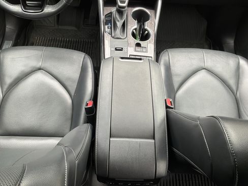 Used 2022 Toyota Highlander Limited FWD image 29