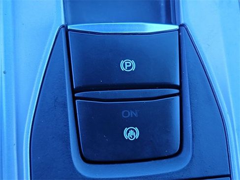 Certified 2023 Ford Explorer Platinum w/ Class IV Trailer Tow Package image 17