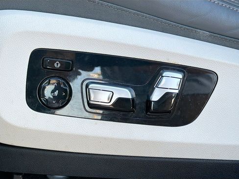 Used 2023 BMW X7 xDrive40i w/ Executive Package image 27