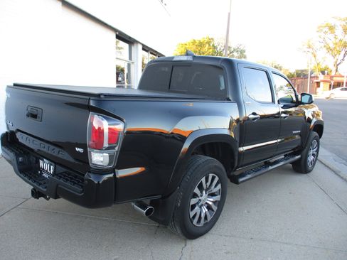 Used 2023 Toyota Tacoma Limited image 7