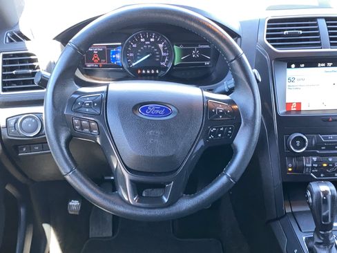 Used 2018 Ford Explorer XLT w/ Equipment Group 201A AWD/4WD image 10