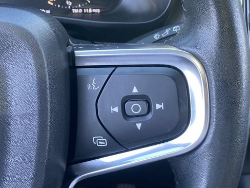 Used 2019 Volvo XC40 T4 Inscription FWD image 25