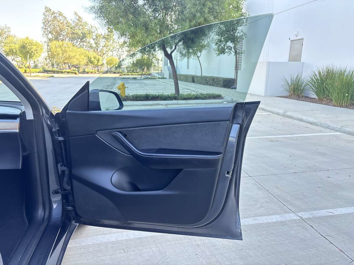 Used 2021 Tesla Model Y Long Range AWD/4WD image 15
