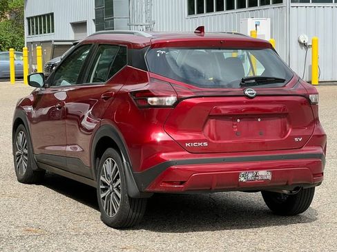 Used 2024 Nissan Kicks SV FWD image 8