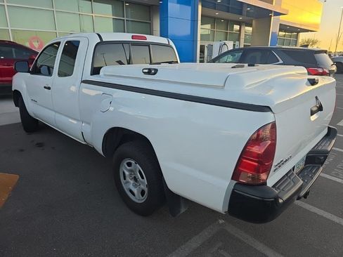 Used 2015 Toyota Tacoma 2WD Access Cab w/ Convenience Package image 2