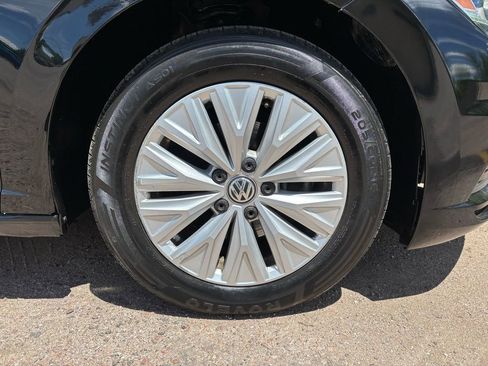 Used 2019 Volkswagen Jetta R-Line image 9